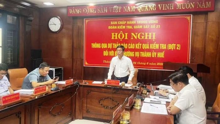 Đồng chí Bí thư Thành ủy Huế Nguyễn Đình Trung Huế nhấn mạnh: "Huế sẽ tập trung tháo gỡ khó khăn, vướng mắc cho các dự án trọng điểm, đẩy mạnh thu hút đầu tư, phát triển du lịch, chuyển đổi số và nâng cao hiệu quả vận hành mô hình chính quyền địa phương 2 cấp".