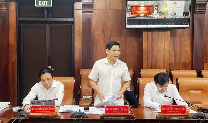 Lãnh đạo Thường trực Thành ủy Huế báo cáo về kết quả sau một năm vận hành mô hình chính quyền địa phương 2 cấp tại Huế.