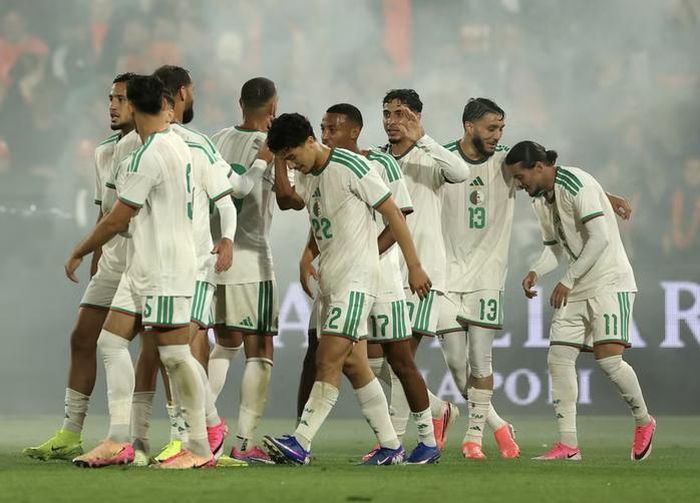 Algeria giành chiến thắng ngay tại Rotterdam