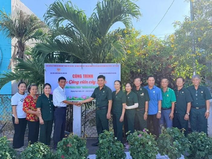 Từ sự đóng góp công sức và kinh phí của người dân, nhiều công viên xanh đã được hình thành.