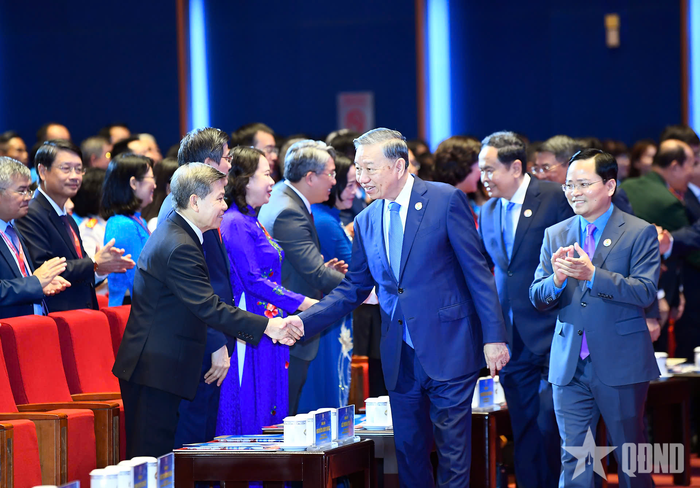 Tổng Bí thư, Chủ tịch nước Tô Lâm và các đồng chí lãnh đạo Đảng, Nhà nước và nguyên lãnh đạo Đảng, Nhà nước tới dự Đại hội.
