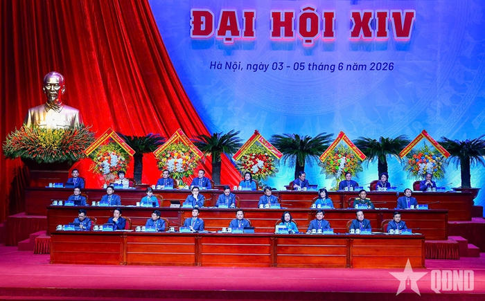  Đoàn chủ tịch điều hành Đại hội. 