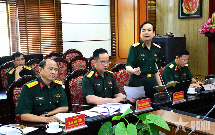 Các đại biểu phát biểu tại hội nghị. 