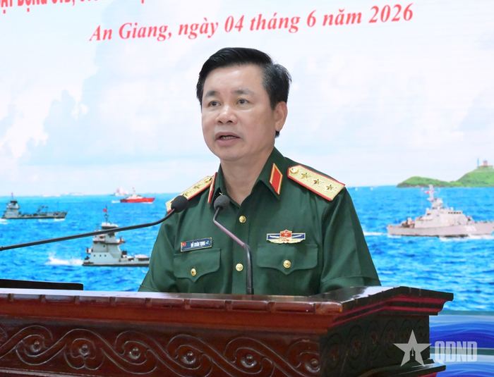 Thượng tướng Đỗ Xuân Tụng phát biểu chỉ đạo tại buổi kiểm tra, nắm tình hình. 