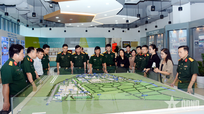  Đoàn khảo sát tìm hiểu về quy mô, nhu cầu tuyển dụng lao động của các doanh nghiệp thuộc Khu công nghiệp VSIP Nghệ An.