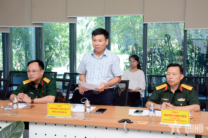  Đại diện Ban quản lý khu kinh tế Đông Nam Nghệ An phát biểu tại buổi khảo sát ở Khu công nghiệp VSIP Nghệ An.