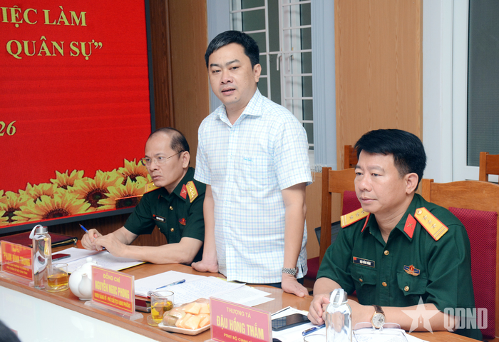  Lãnh đạo phường Trường Vinh phát biểu làm rõ nhiều nội dung tại buổi khảo sát.