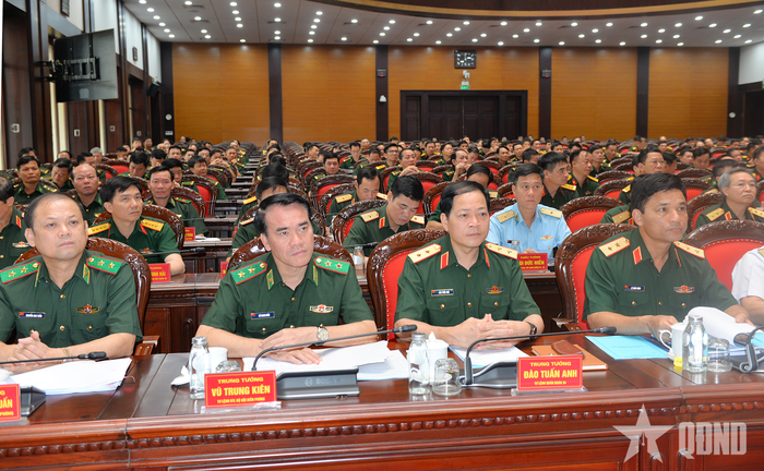 Các đại biểu dự hội nghị. 