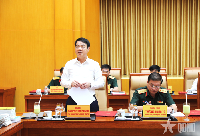 Đồng chí Nghiêm Xuân Thành phát biểu tại hội nghị. 