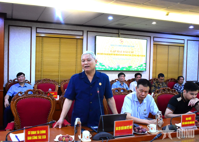 Đại biểu các cơ quan báo chí trao đổi tại chương trình. 