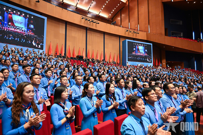  Các đại biểu dự Đại hội XIV Công đoàn Việt Nam, nhiệm kỳ 2026-2031 rạng ngời niềm tin trong ngày hội lớn của giai cấp công nhân Việt Nam. 