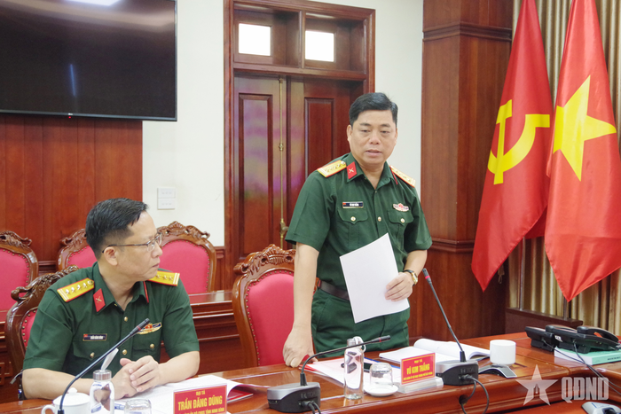 Các đại biểu trao đổi, thảo luận tại hội nghị. 