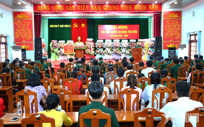  Toàn cảnh hội nghị. 