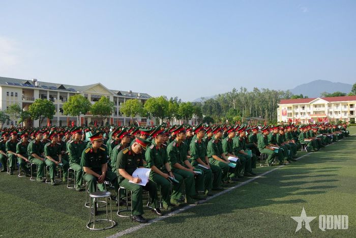  Cán bộ, chiến sĩ Lữ đoàn 144 dự buổi tuyên truyền, phổ biến giáo dục pháp luật.