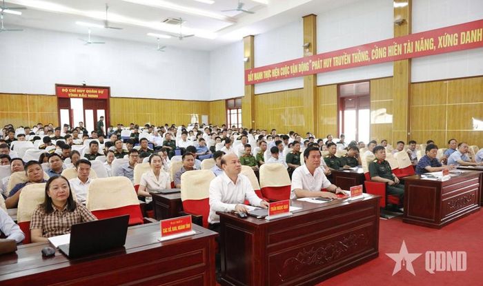  Các đại biểu tham gia hội nghị. 