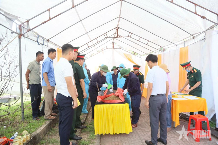 Mọi thao tác lấy mẫu hài cốt liệt sĩ phải tuân thủ nghiêm ngặt quy trình chuyên môn. 