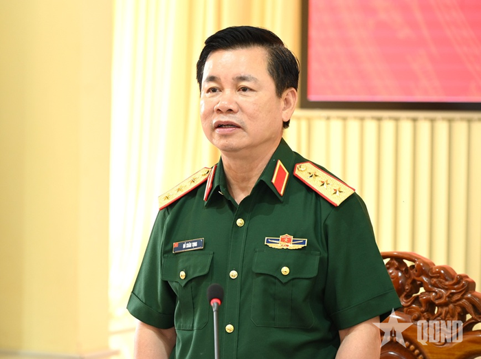Thượng tướng Đỗ Xuân Tụng phát biểu chỉ đạo tại buổi kiểm tra, nắm tình hình. 