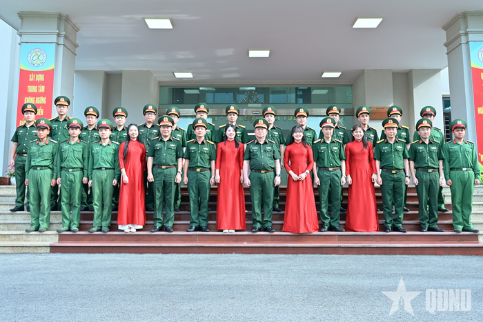 Đại tướng Nguyễn Trọng Nghĩa thăm Trung tâm 186/Bộ tư lệnh 86. 