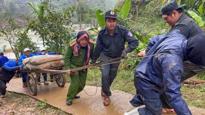 Nồng ấm tình quân- dân trong "Chiến dịch Quang Trung" thần tốc. Ảnh: P.V