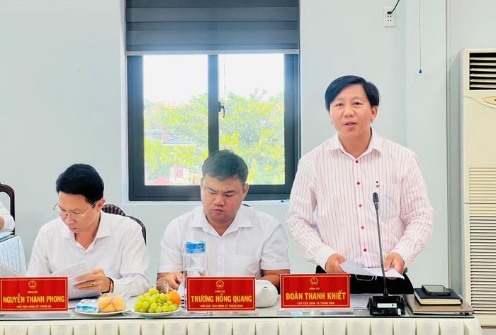 Ông Đoàn Thanh Khiết – Chủ tịch UBND xã Thăng Bình báo cáo.