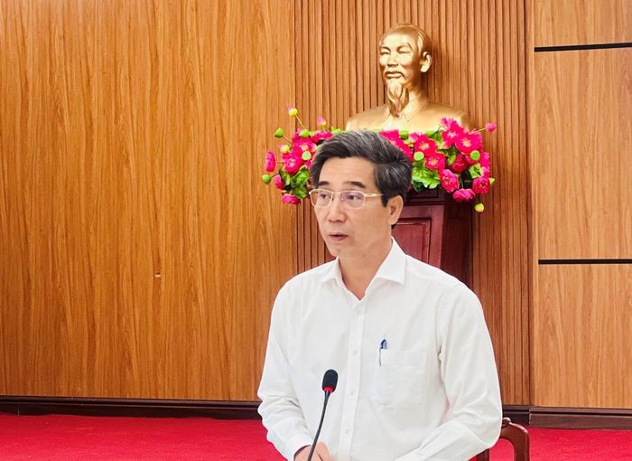 Phó Chủ tịch UBND thành phố Đà Nẵng Trần Chí Cường chỉ đạo.