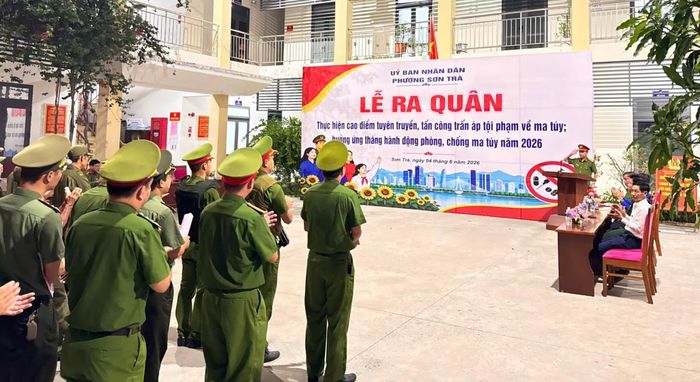 Lãnh đạo CAP. Sơn Trà phát động lễ ra quân.