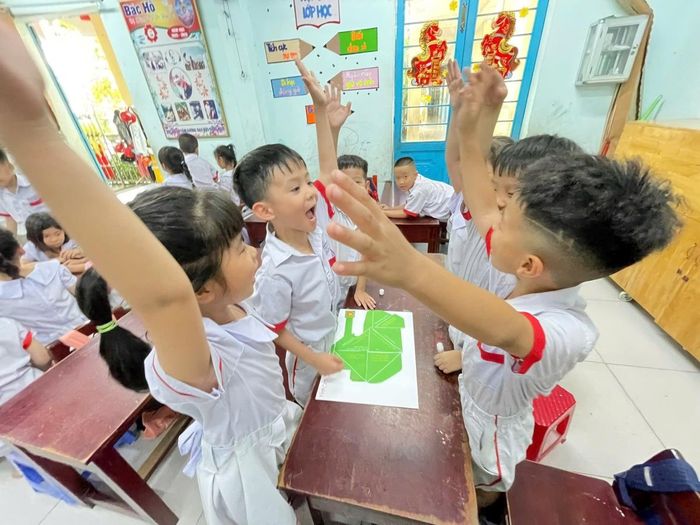 Một tiết học hoạt động kỹ năng của học sinh trường Tiểu học Huỳnh Ngọc Huệ