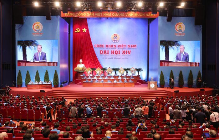  Các đại biểu dự Đại hội XIV Công đoàn Việt Nam lắng nghe Tổng Bí thư, Chủ tịch nước Tô Lâm phát biểu chỉ đạo đại hội 