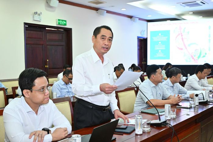  Đại biểu tham luận tại hội nghị. Ảnh: VIỆT DŨNG 