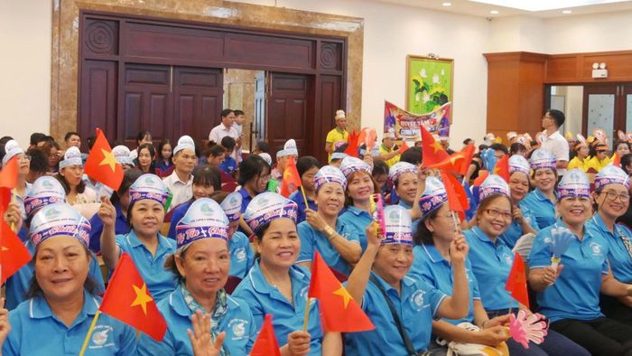  Đội ngũ cổ động viên đến từ các cơ quan, đơn vị, địa phương 