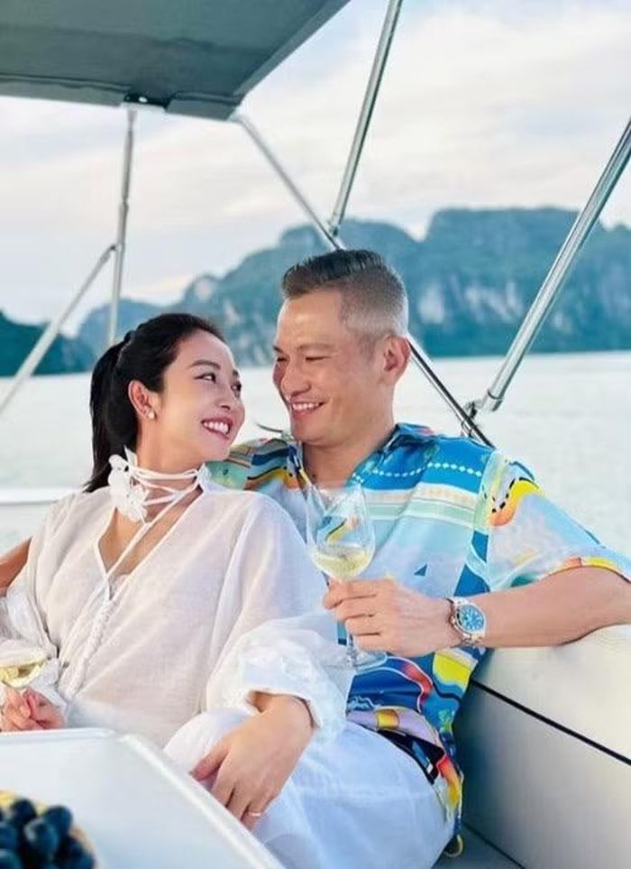 Sau hơn một thập kỷ gắn bó, cả hai vẫn giữ được sự đồng hành và chia sẻ trong cuộc sống thường ngày.