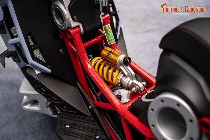 Tại thị trường Việt Nam, Italjet Dragster 700 Twin Premium Edition có mức giá dự kiến khoảng 428 triệu đồng (đã bao gồm VAT). Theo đơn vị phân phối cho biết lô xe Italjet Dragster 700 Twin về Việt Nam lần này có 25 chiếc, được nhập khẩu từ nhà máy ở Trung Quốc với hai lựa chọn màu sắc.