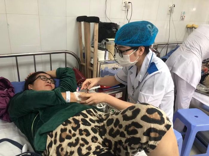 Sinh viên Trường Cao đẳng Bách khoa Đà Nẵng thực tập tại các cơ sở y tế.