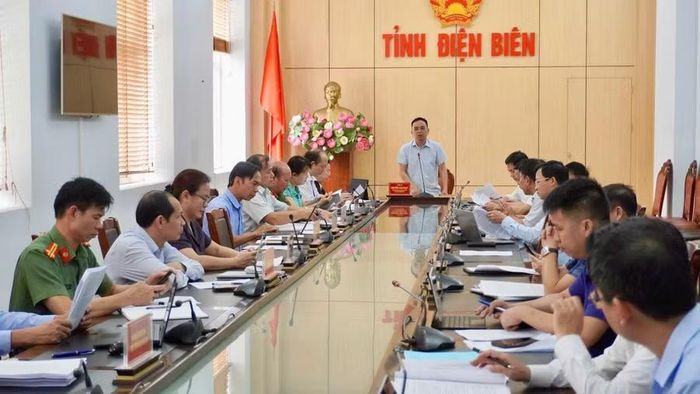 Ông Nguyễn Văn Đoạt – Phó Chủ tịch UBND tỉnh Điện Biên chủ trì buổi làm việc.