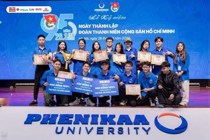 Các cá nhân xuất sắc nhận học bổng ACCESS tại Trường Đại Học PPhenikaa