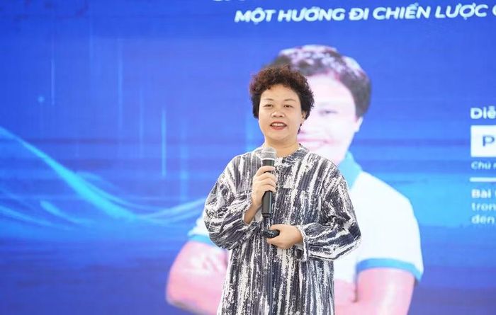 PGS.TS Chu Cẩm Thơ trao đổi về tầm quan trọng của cá nhân hóa việc học Toán bằng AI.