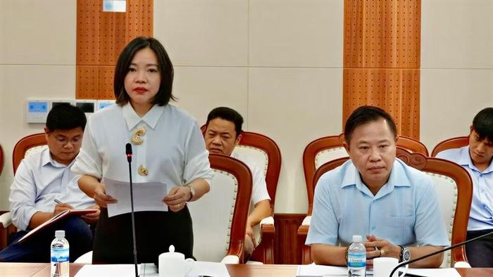 Lãnh đạo Sở Văn hóa, Thể thao và Du lịch báo cáo tiến độ công tác tổ chức Festival Biển Khánh Hòa năm 2026.