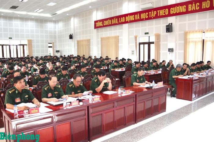 Tham gia buổi kết luận có đầy đủ thành viên Đoàn kiểm tra; Ban Chi huy Bộ đội Biên phòng tỉnh và chỉ huy các đơn vị thuộc Bộ đội Biên phòng tỉnh Đồng Tháp. Ảnh: Lê Khoa