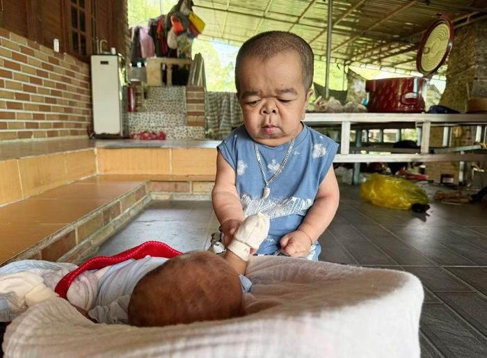 Những lúc gia các thành viên gia đình bận công việc Lưu có thể trông được cháu 3 tháng tuổi.