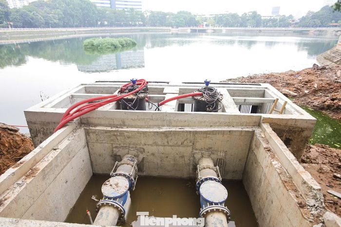 Tại Công viên Nghĩa Đô, công tác cải tạo cũng đã hoàn thành, mang lại diện mạo khang trang hơn cho không gian công cộng. Các hạng mục này được kỳ vọng góp phần nâng cao năng lực điều tiết nước và hỗ trợ giảm nguy cơ ngập úng tại khu vực phía Tây thành phố.