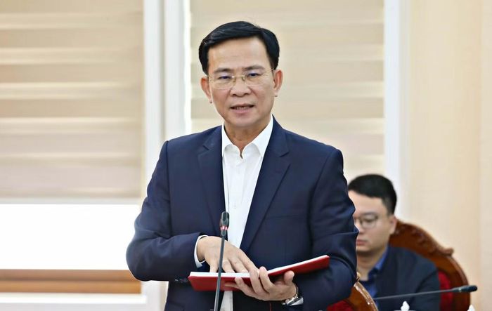 Ông Hồ Văn Mười - Chủ tịch UBND tỉnh Lâm Đồng - phát biểu tại buổi làm việc.