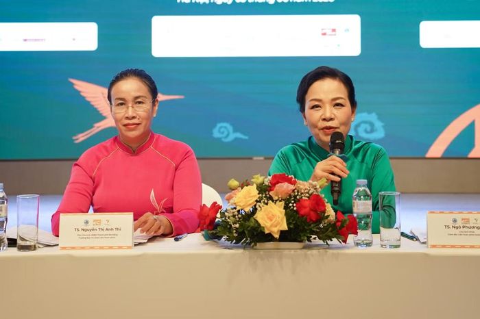 Đại diện ban tổ chức chia sẻ về các hoạt động đồng hành.