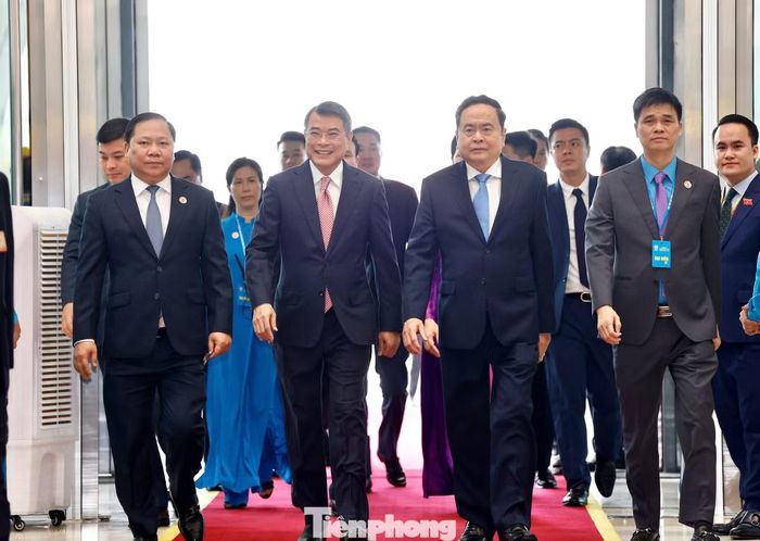  Thủ tướng Chính phủ Lê Minh Hưng và Chủ tịch Quốc hội Trần Thanh Mẫn đến dự Đại hội. Ảnh: Như Ý. 