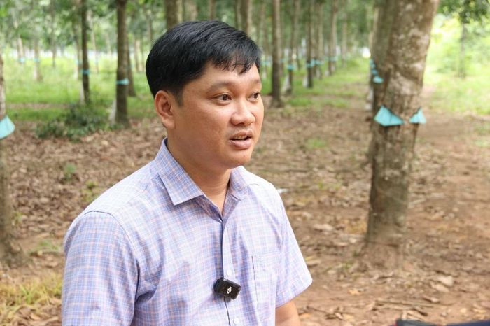 Ông Trần Thế Đông, Đội trưởng Đội Bến Lầy, chia sẻ về những chính sách chăm lo người lao động và nỗ lực giữ chân công nhân gắn bó lâu dài với Công ty Cổ phần Cao su Tây Ninh.