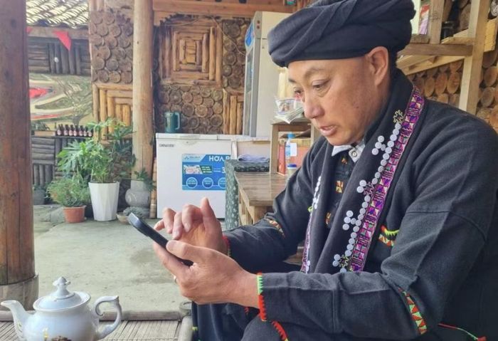 Ông Sình Dỉ Gai - Trưởng thôn Lô Lô Chải. Ảnh Thiên Long