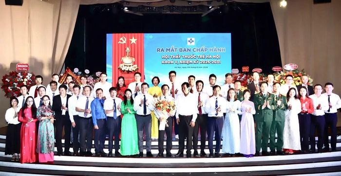 Ban Chấp hành Hội Thầy Thuốc trẻ Hà Nội khóa 5, nhiệm kỳ 2026-2031 ra mắt đại hội.