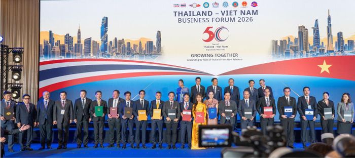 Tổng Bí thư, Chủ tịch nước Tô Lâm và Thủ tướng Thái Lan Anutin Charnvirakul chứng kiến trao các thỏa thuận hợp tác giữa doanh nghiệp hai nước, trong đó có PV GAS và PTT