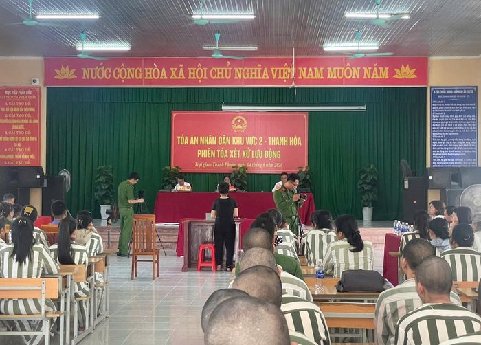 Toàn cảnh phiên tòa.