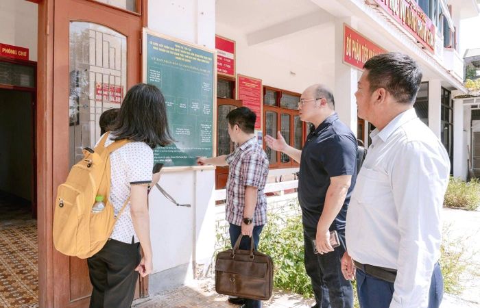 Đoàn công tác của Ngân hàng thế giới kiểm tra việc triển khai công tác bảo đảm an toàn tại xã Con Cuông.