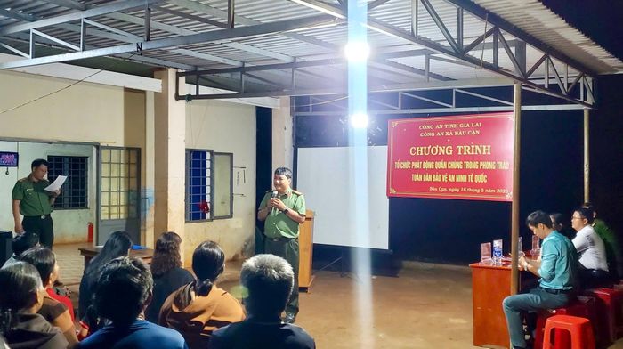 Công an tỉnh Gia Lai tuyên truyền người dân nhận diện thủ đoạn hoạt động, hết sức cảnh giác để tránh rơi vào bẫy lừa.